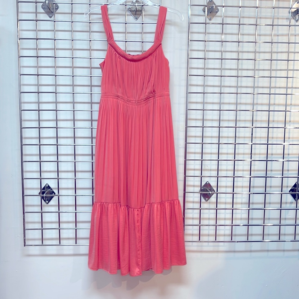 Ruffle bottom pleated top dress